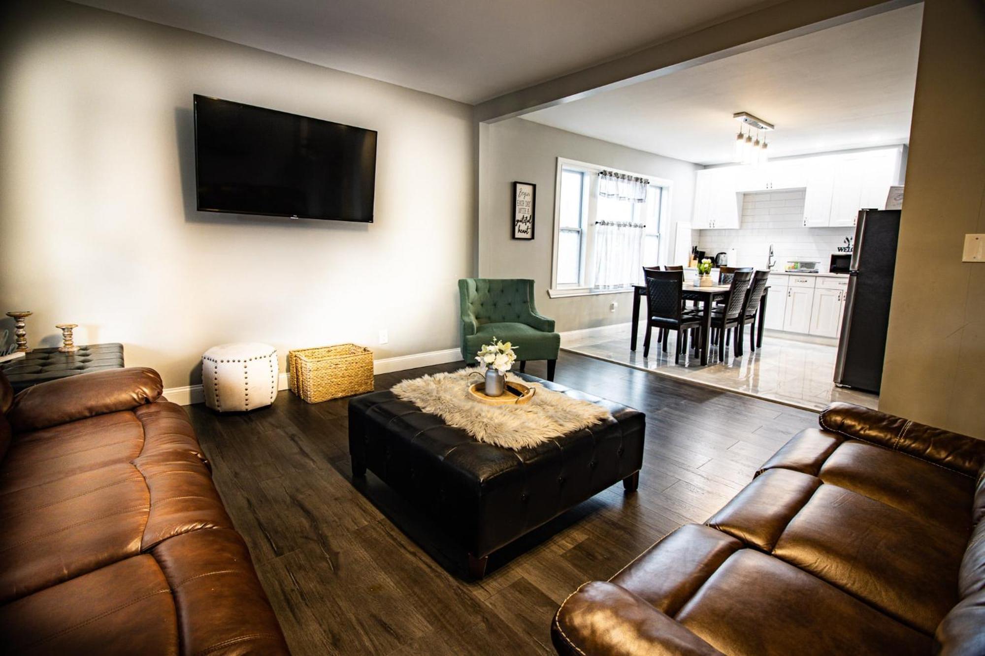 The Horseshoe 6br 2 Bath Near The Falls * Niagara Falls